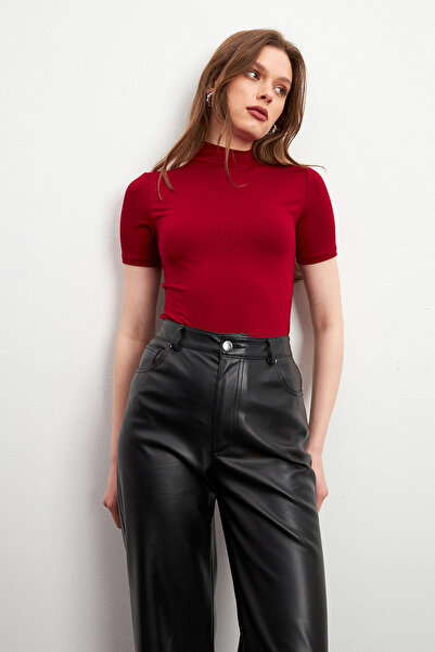 Yefrastore بلوزة نسائية أساسية ذات أكمام قصيرة باللون العنابي