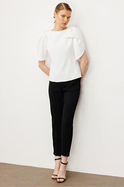 Moda İlgi Modailgi Kolları Pile Fiyonk Anvelop Detaylı Fermuar Kapamalı Bluz Ekru