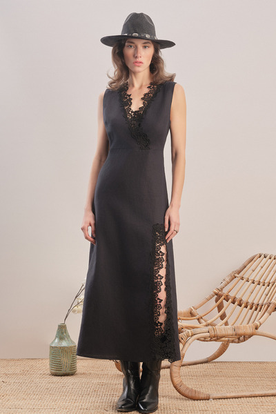 Mavlo Midnight Bloom Nakışlı Midi Elbise