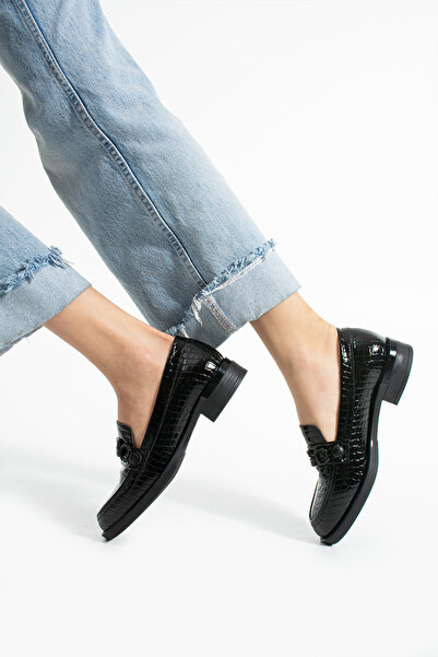 Güllü Shoes Дамски мокасини от веганска кожа с лачена кожа и крокодилски мотив, черни, с катарами | Удобни ежедневни офис шик обувки