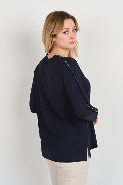 Detay Triko Жіноча блуза з коміром та одним рукавом, прикрашена камінням та металевими аксесуарами 5714 Синя