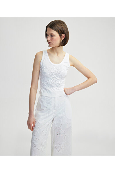 İpekyol Çiçek nakışlı tişört