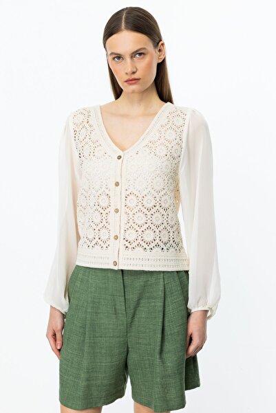 Genel Markalar 56608 ONTEKS DANTELLİ DÜĞMELİ KOLLARI TÜL BLUZ