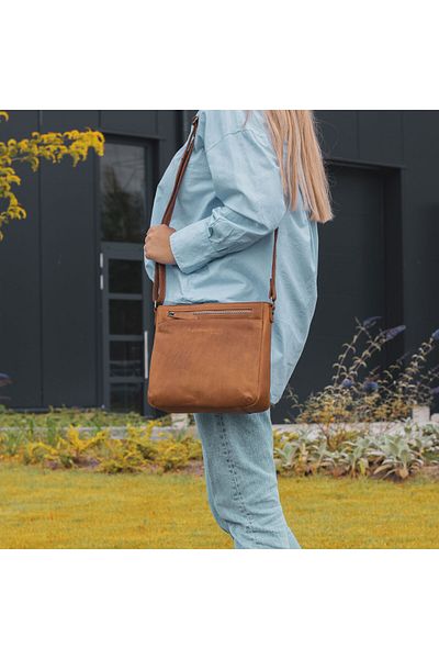 The Chesterfield Brand Women's genuine leather bag, The Chesterfield Brand, Mumbai, shoulder bag