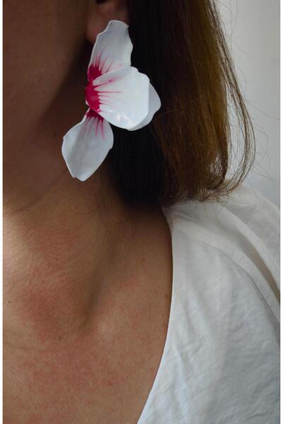 VOBEEYKU White pink enamel detail half flower model earrings