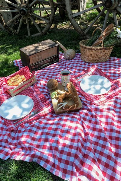 İyi Geceler İstanbul 100% Cotton Happy Days Minimal Natural Wooden Bread Basket Tableware and Picnic Set 7 Pcs.