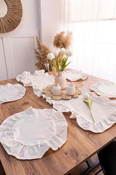 Morlay 5 Piece Ruffle Tableware Presentation Set 4 Pieces of American Service Plates + 1 Piece Ruffle Runner - 40X150 cm