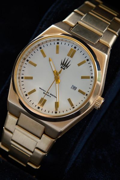 WATCHOFROYAL Blaze Bold Gold White Wristwatch