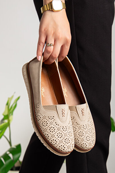 Saraypark أحذية نسائية كاجوال ناعمة باللون البيج لتقويم العظام