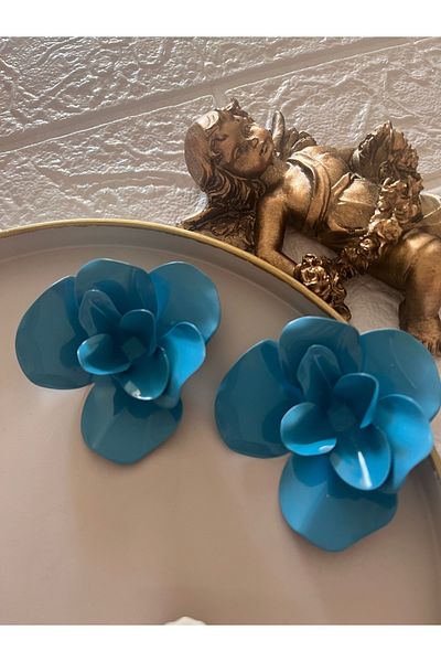 Aka Blue Brand Model Plate Flower Earrings