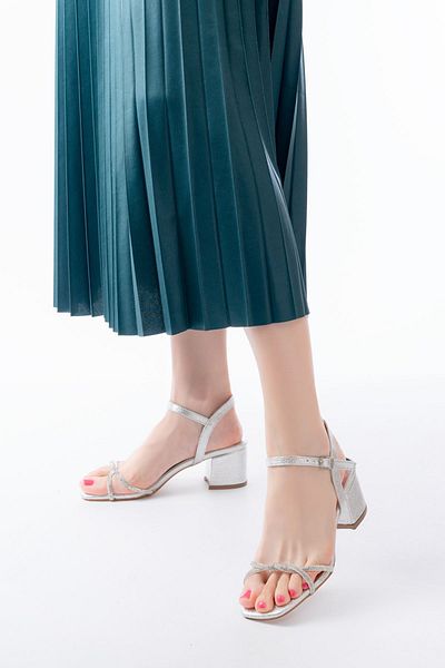 lavish Gold K-888 Women's Silver Thin Spiral Strap Heeled Shoes