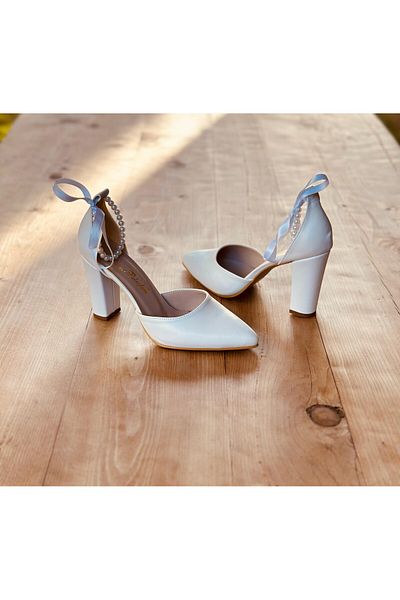 İlkinin Pabuçları Pantofi de mireasa albi, pantofi de seara pentru femei cu perle medii, toc gros de 9 cm