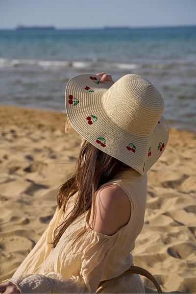 Tina İstanbul Cherry Embroidered Wide Straw Hat Beige