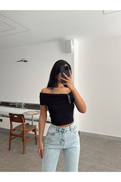 mydukkan.co Bluză cu mânecă scurtă cu guler Madonna cu detaliu de cataramă