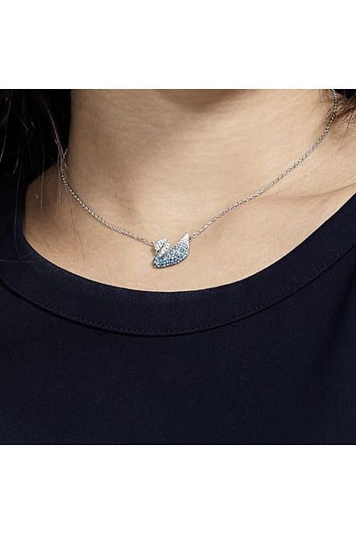 fulina Swan Pendant Necklace,with White & Blue Crystal Gradation,fashionable Accessory,adding Extra Impact
