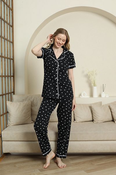 KAPİTEX Set de pijamale de culoare neagră, cu mâneci scurte, cu nasturi, cu imprimeu lung, cu inimă