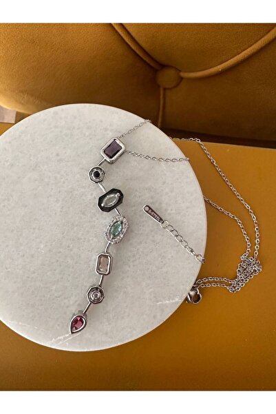 Esmeray Aksesuar قلادة فضية اللون من الستانلس ستيل الزركون الملونة بتصميم حجر...