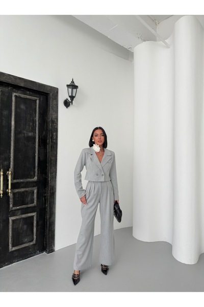 Whıte Aura Jacketed Suit