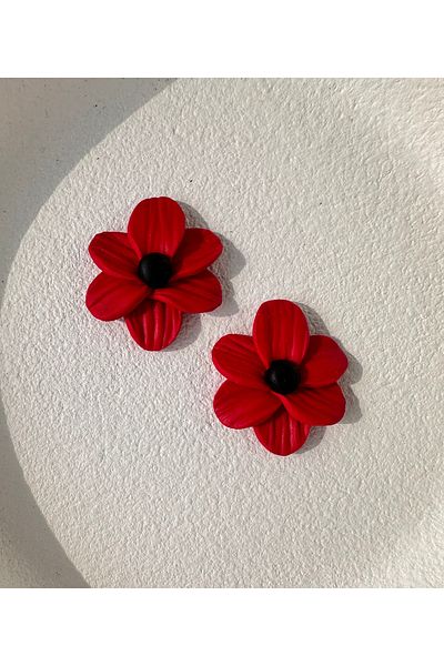 ACCESSORY تفاصيل سوداء أقراط زهرة حمراء صغيرة الحجم تصميم القرط