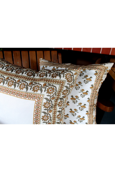 cuboo home Vintage Themed Digital Printed Gift Set of 2 Throw Pillow Pillow Cases 43X43Cm