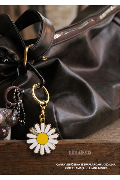 almalions Metal Daisy Keychains Gold and Silver Bag Ornament Keyring 2 Pcs