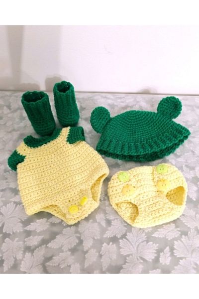 Superbaby Papusa crosetata bebelus cu suzeta si caciulita verde – jucarie handmade