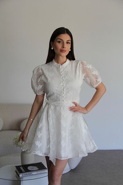 Julidress Mini rochie premium cu guler alb, cu detaliu de nasturi, căptușită cu centură