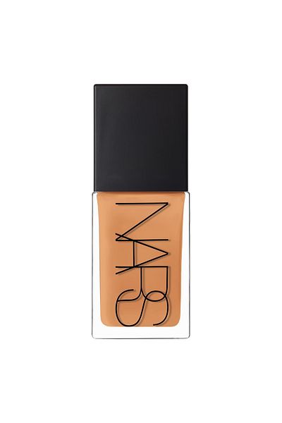 Nars كريم أساس يوفر إشراقة لا مثيل لها لبشرتك بتركيبة سائلة تمنحك إشراقة طبيعية - سيراكيوز