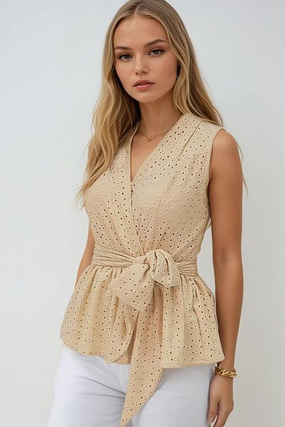 Trend Alaçatı Stili Women's Beige Double Breasted Collar Self Belted Skirt Flounced Guipure Blouse Alc-X14173