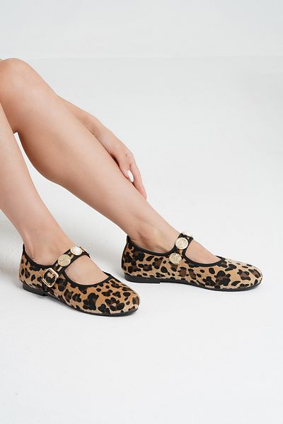 Beyond Women's Beige Leopard Patterned Ballerinas with Coin Buckle Byndpt01