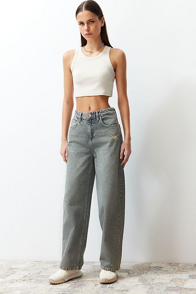 Trendyol Collection Blauer Vintage-Hose mit blassem Effekt, niedriger Taille und weitem Bein TWOSS24JE00147