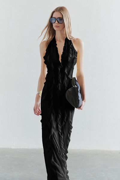 Trendyol Collection Schwarzes, mit Rüschen gefüttertes Tüll-Abendkleid in limitierter Auflage, Nachtabendkleid TPRSS25AE00063