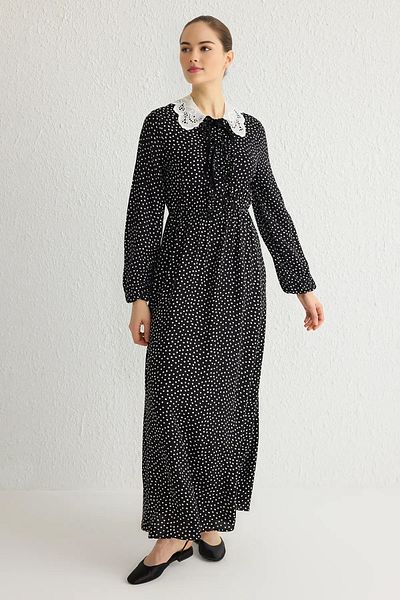 Trendyol Modest Μαύρο πουά γιακά με δαντέλα υφαντό φόρεμα TCTSS25EB00019