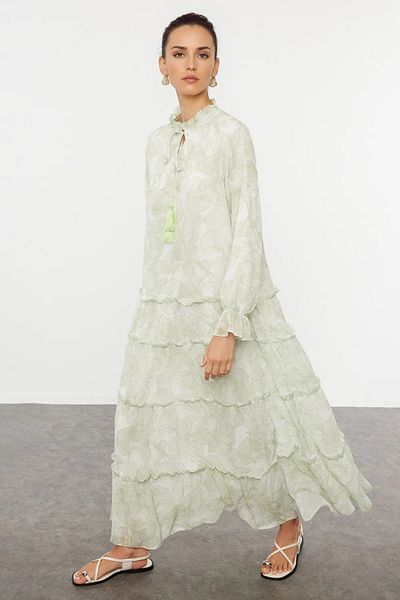 Trendyol Modest Šaty z khaki šifonu s květinovým vzorem - TCTSS24EB00281