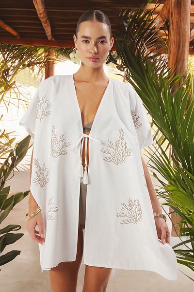 Trendyol Collection Weißer Mini-Kimono mit Stickerei und Kaftan – TBESS25KM00012