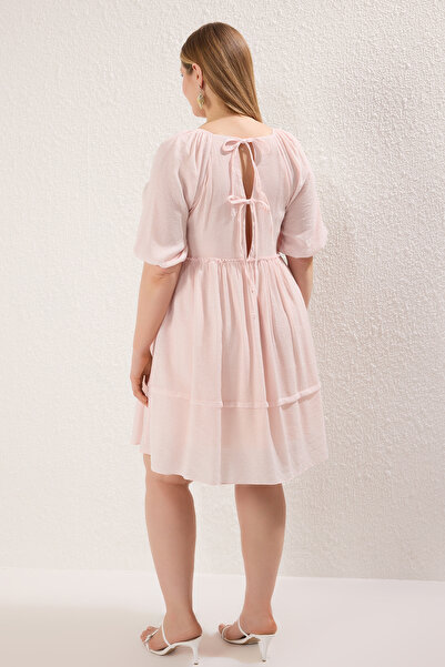 Trendyol Curve Μίνι υφαντό φόρεμα με ροζ μπαλόνι με μανίκια TBBSS25AH00168