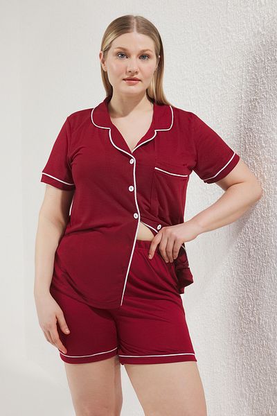 Trendyol Curve Viskose-Strick-Pyjama-Set mit Hemdkragen in Weinrot TBBSS25AI00095