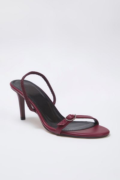 TRENDYOL SHOES Burgunderrote, detaillierte Damen-Sandalen mit doppeltem Verwendungszweck und dünnem Absatz und mandelförmiger Zehenpartie TAKSS25TO00010
