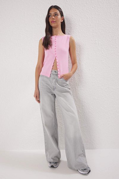 Trendyol Collection Rosa geknöpfte, taillierte, elastische Strickbluse mit geripptem Schnitt TWOSS24BZ00306