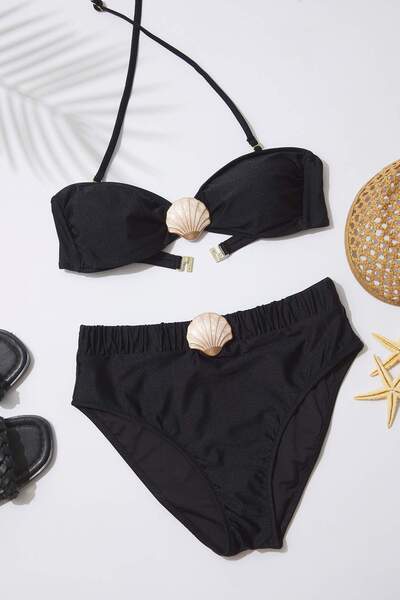 ترينديول كوليكشن بيكيني علوي أسود بدون حمالات مع إكسسوارات صدف TBESS25BU00038