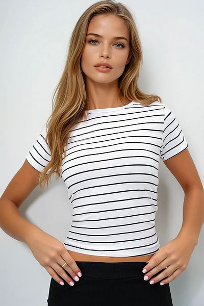 VAGGON Women's White Crew Neck Striped T-Shirt Prmx13919