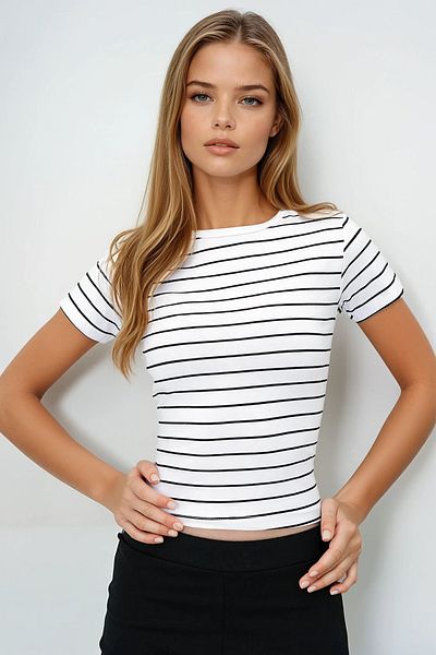 VAGGON Women's White Crew Neck Striped T-Shirt Prmx13919
