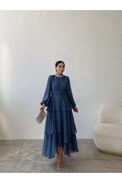 Swan Woman Βραδινό φόρεμα με λεπτομέρεια με βολάν