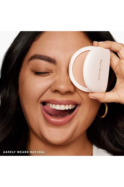 Rare Beauty by Selena Gomez True to Myself Tinted Pressed Talc-Free Finishing Powder Natural - 8ml