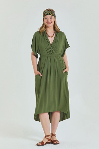 Los banditos V-Neck Shirring Detailed Plus Size Dress