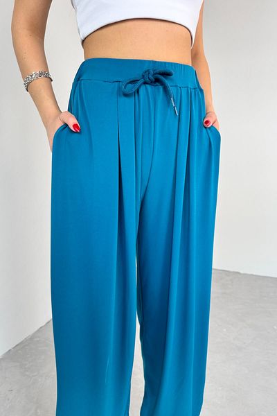 Cappmoda PNT-07413 Pantaloni largi din țesătură modal albastră cu detaliu la picioare