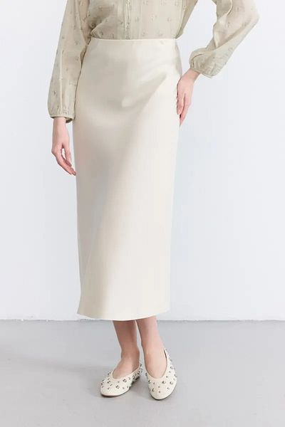 Gusto Ecru Satin Bias Skirt