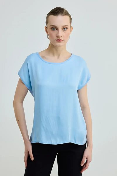 Gusto Tricou albastru din satin cu decolteu rotund