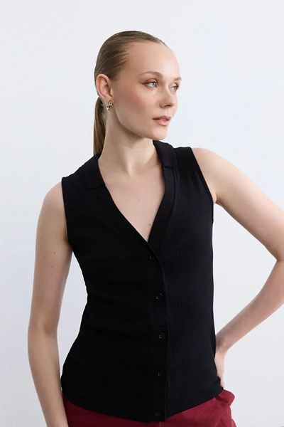 Gusto Μπλούζα Polo Neck Cotton Camisole με κουμπιά - Μαύρη