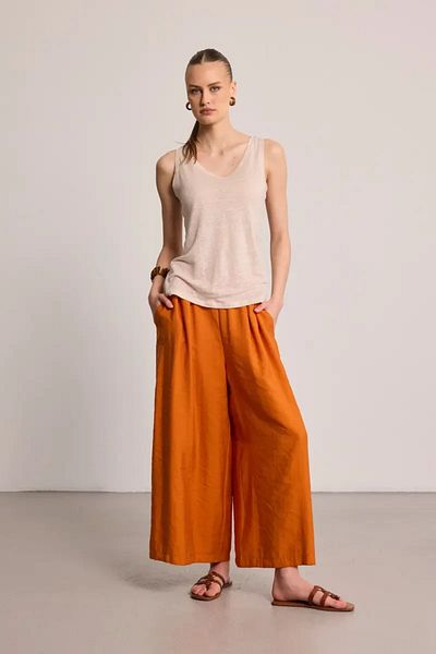Gusto Round Neck Linen Undershirt - Beige